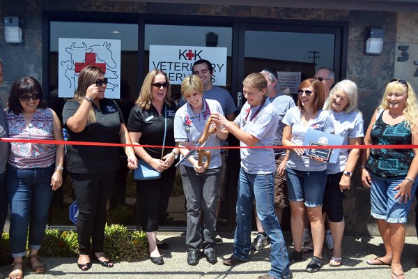 Chamber of Commerce and friends welcome K+K Veterinary Services to Lemoore The Lemoore Chamber of Commerce, local dignitaries, and friends welcomed new veterinarians Kayla McCrone and Kaitlen Lawton-Betchel to Lemoore as they opened K+K Veterinary Services at 377 Hill Street Saturday, July 21.